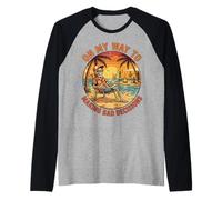 On My Way To Making Bad Decisions Esqueleto Playa Camiseta Manga Raglan