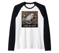 Opossum I Feel So Alive Playing Dead Humor irónico sarcástico Camiseta Manga Raglan
