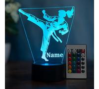 Optechvisual Lámpara LED de cristal acrílico para niña, diseño de karate, luz nocturna con nombre y cambio de color, decoración de artes marciales, cristal acrílico fabricado en Alemania