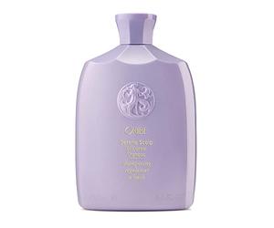 Oribe Serene Scalp Oil Control Champú 250 ml Este champú limpiador limpia suavemente, reduce y controla el aceite mientras reequilibra el microbioma del cuero cabelludo