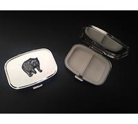 Oso A28 hecho de peltre inglés fino en una pastilla rectangular de metal plateado de viaje