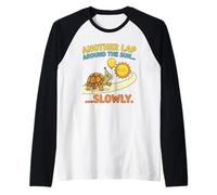 Otra Vuelta Alrededor del Sol Slowly Cute Box Turtle Party Hat Camiseta Manga Raglan
