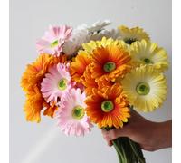 OUKEYI Ramo de margaritas artificiales de gerbera, 8 piezas, flores de imitación de seda de tacto real con tallo para decoración del hogar, estantería, mesa, baño, 43 cm