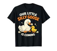 Our Little Silly Goose Is Coming diseño oca tierna Camiseta