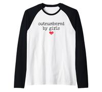 Outnumbered by Girls Mens Dad of Girls Outnumbered Girl Dad Camiseta Manga Raglan