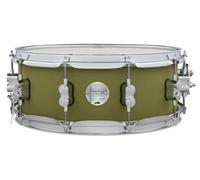 Pacific Drums Caja Arce Conceptual 35.6x14 cm, Oliva satinado, casco arce europeo 10 capas, herrajes DW