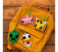 Paladone Kit Deluxe para colgantes de fieltro Minecraft - Kit creativo con colgantes Creeper, Abeja, Pollo y Axolotl - Incluye piezas de fieltro, hilo y cierres
