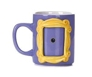 Paladone PP6548FR | Taza de cerámica con forma de marco de fotos mirilla Monica 330 ml personalizado | Inserta tu propia foto 6,5 cm por 4,5 cm | Amigos TV Merchandise, Morado y amarillo