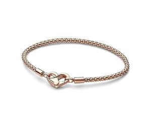 Pandora Moments Pulsera de cadena con tachuelas chapada en oro rosa de 14 quilates con cierre en forma de corazón
