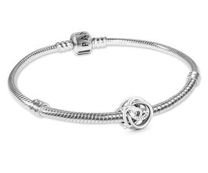 PANDORA Pulsera con dijes para mujer Familia para siempre, Lote 18 cm | Conjunto de joyas con dije para mujer, plata de ley 925, una bonita idea para regalar