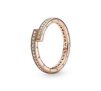 PANDORA Signature Anillo superpuesto centelleante chapado en oro rosa de 14 quilates con circonitas cúbicas transparentes, talla 52