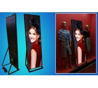 Panel LED SMD 2121 P2.5 (1760 x 640 mm) para exhibición en escaparates