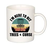 Panvola Taza de café deportiva con texto en inglés "I'm Here to Hit Trees and Curse Retro Disc Golf" de 325 ml, regalo para golfista, taza de cerámica, color blanco