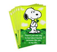 Paquete de tarjetas Hallmark Peanuts del D a de San Patricio con la imagen de Snoopy de la suerte (6 tarjetas con sobres)