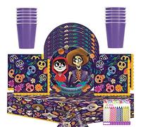 Paquete único de suministros de fiesta de Disney Coco sirve platos de 16: 9 pulgadas, servilletas de almuerzo, tazas y cubierta de mesa con velas de cumpleaños (paquete para 16)