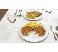 Para 4 personas de L-J: menú con 4 entrantes 4 cachopos 2 postres y 4 bebidas o 2 botellas de vino