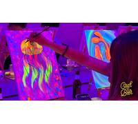 Para 4 personas: experiencia creativa sin límites de pintura neón y barra libre de cerveza