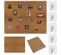 Parches de para Pared Superficie de Tapete, 60×45CM con Ojales Pared de Plegable Gancho y Lazo Tablero de Parch Tablero de Organizador de Senderismo de Exhibición para Insignias Sellos Parches(Marrón)