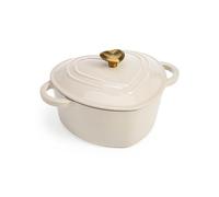 Paris Hilton Olla holandesa de hierro fundido esmaltado en forma de corazón con tapa, asas dobles, funciona en todas las estufas, apta para horno hasta 260.0 °C, 2 cuartos de galón, color crema
