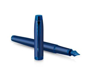 Parker IM Pluma Estilográfica Monocromática | Tinta Azul | Acabado y Detalles en Azul | Punta Fina | Estuche de Regalo