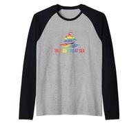 Pasajero de Vacaciones de True Colors At Sea LGBT Pride Cruise Camiseta Manga Raglan