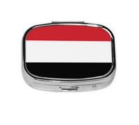 Pastillero cuadrado de la bandera de Yemen con diseño de impresión completa, estuche de viaje de metal portátil para vitaminas y medicamentos, 2.2 x 1.6 x 0.7 pulgadas.
