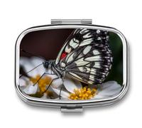 Pastillero cuadrado para bolso y bolsillo, portátil, mini mariposa en una flor, organizador de pastillas con 2 compartimentos, bonito pastillero de viaje para guardar vitaminas, medicamentos, aceite