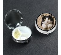 Pastillero pequeño con 3 compartimentos de metal para bolso o bolsillo, pastillero portátil, lindo gatito en bolsillo, organizador de medicamentos para vitaminas, aceite de pescado