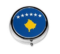 Pastillero redondo con la bandera de Kosovo. Organizador portátil de medicamentos diario, diseño fácil de transportar.