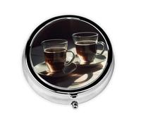 Pastillero redondo de café delicioso para bolso, organizador de píldoras de medicina de 3 compartimentos, pastillero portátil de viaje, pequeño contenedor de pastillas de metal para guardar vitaminas