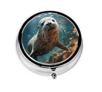Pastillero redondo Seal Pup in Water. Organizador portátil de medicamentos diario, diseño fácil de transportar.