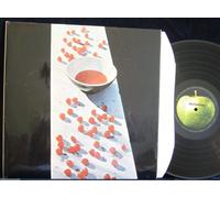 Paul McCartney and Wings - PAUL MCCARTNEY & WINGS - MCCARTNEY LP GATEFOLD SLEEVE & POSTER (15806)