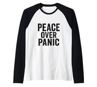 Paz sobre el pánico. Estoico, Vintage, Motivacional, Cita. Camiseta Manga Raglan