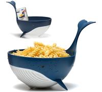 Peleg Design Pastail - Colador de pasta mediano - Divertido colador de plástico en forma de ballena para escurrir pasta, verduras y frutas. Divertidos utensilios de cocina. Bonito regalo de cocina.