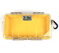 PELI 1060 Cajita robusta impermeable IP67 para proteger enseres personales como el móvil, llaves y tarjetas SD en actividades outdoor, 1,3L de capacidad, fabricada en EEUU, color amarillo/transparente