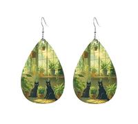 Pendientes De Piel Gato Negro En Una Sala Botánica Iluminada Por El Sol. Moda Aretes De Lujo Textura De Lujo Ligera Para Adecuados Para Fiestas Vida Cotidiana