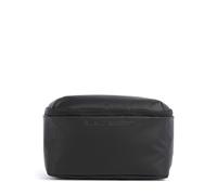 Perfecta para la organización diaria y los viajes, esta bolsa de aseo premium de DB Equipment combina estilo práctico con calidad duradera. Fabricada con poliéster suave y resistente al agua, garantiz