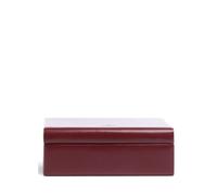 Perfecto para organizar con estilo en casa o mientras viajas, este estuche de joyas premium de la serie Merino de Windrose está hecho de suave cuero sintético con un forro textil resistente. Cuenta co
