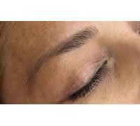 Perfilado de labios y micropigmentación en labios completos con retoque