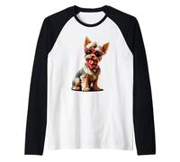 Perro Yorkshire Terrier con Gafas de Corazón Rojas y Collar Camiseta Manga Raglan