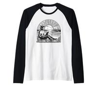 Persiguiendo WiFi y Puestas de Sol Trabajador Remoto Nómada Digital Camiseta Manga Raglan