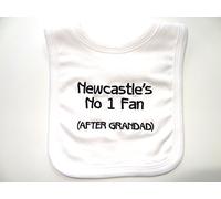 Personalizable Newcastle United - Babero Divertido regalo - nombre puede ser cambiado - Beautifully Embroidered