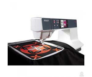 Pfaff Creative 3.0 con software Gold de regalo y 5 años de garantía