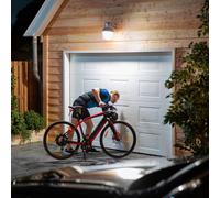 Philips bombilla LED E27 A60 sensor 8W 2.700K mate