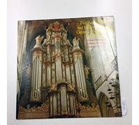 Piet Kee bespeelt het Müller Orgel in de Grote of St. Bavokerk te Haarlem / 6812 197