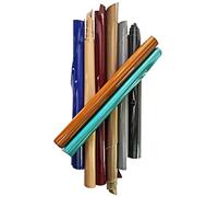 Piezas de piel barnizada en color liso, liso, perlado naplak, en diferentes colores en invierno. Disponible en dos variantes. La medida aproximada es de 40 x 40 cm, grosor 0,8/1,7 mm.