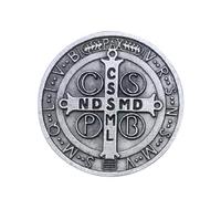 Pin de cruz de San Benito con medalla de protección. Joya artesanal chapada en plata. Diámetro: 1,5 cm. Fabricado en Italia