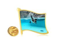 Pin de solapa con bandera de metal dorado con diseño de pingüino antártico del océano y la naturaleza