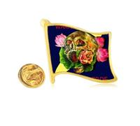 Pin de solapa con la bandera de metal dorado con texto en inglés "Love Will Never Die L"