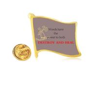 Pin de solapa con la bandera de metal dorado con texto en inglés "Words Have Power to Heal Blessing"